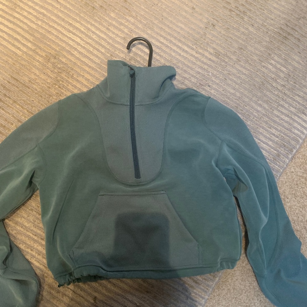 Lululemon Cropped half zip  sweatshirt